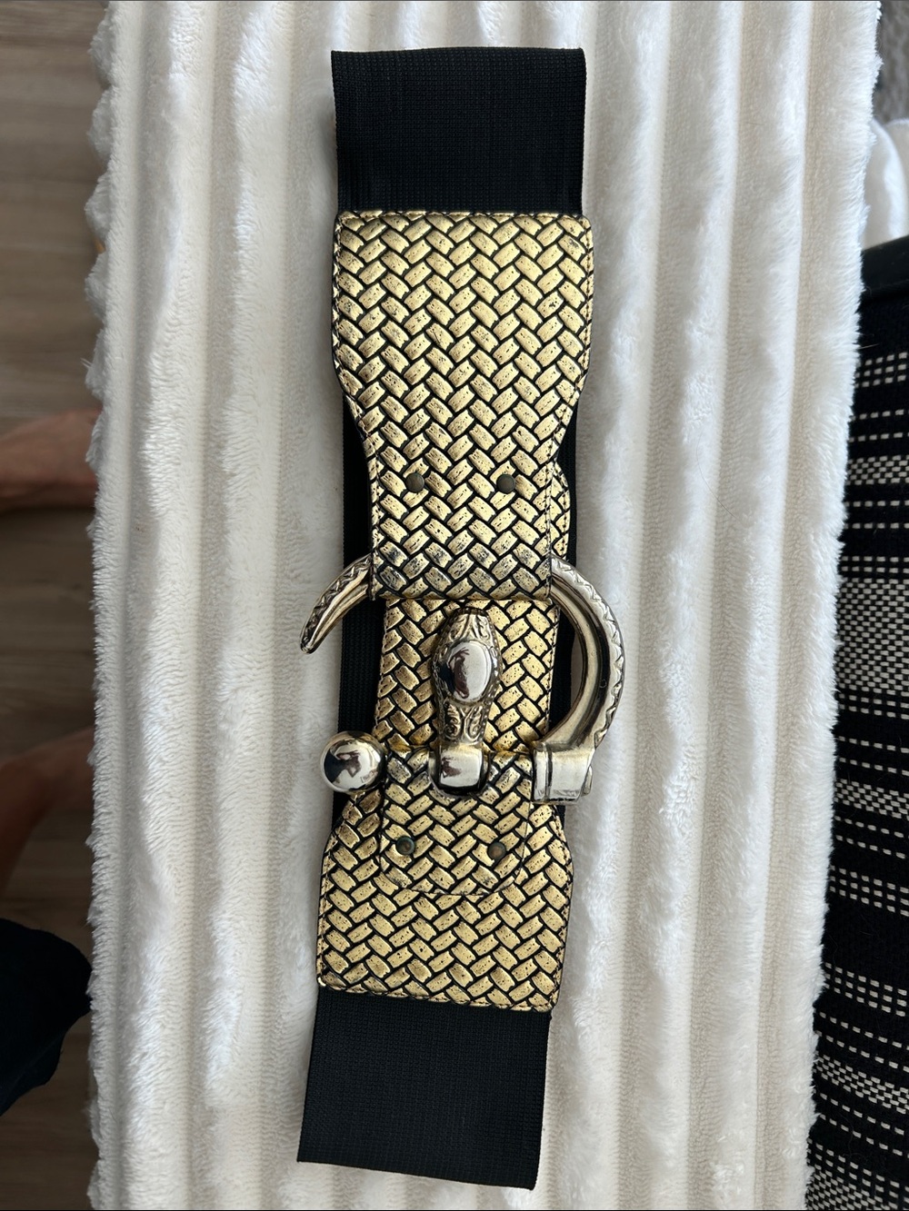 Gold Tone Woven Buckle Stretch Belt with Black Elastic
